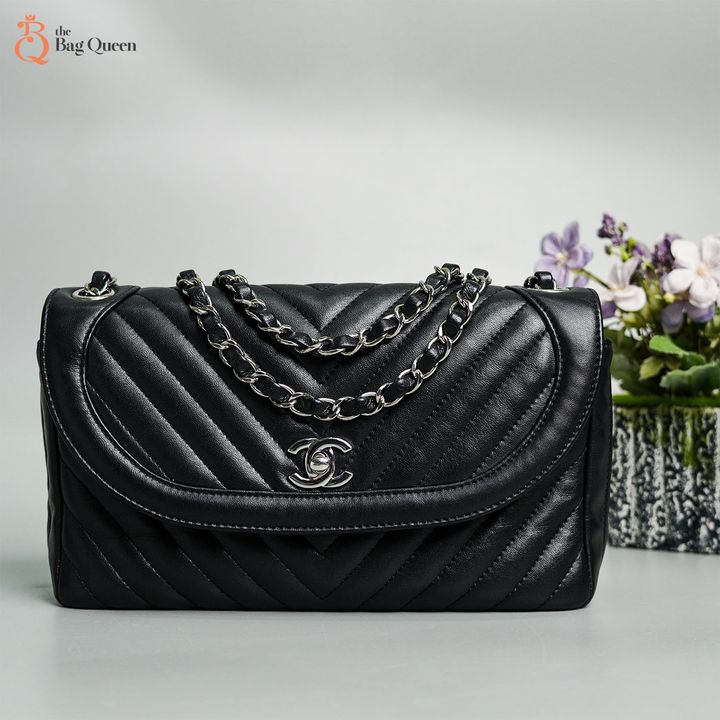 BS 1790 Chanel seasonal flap bag